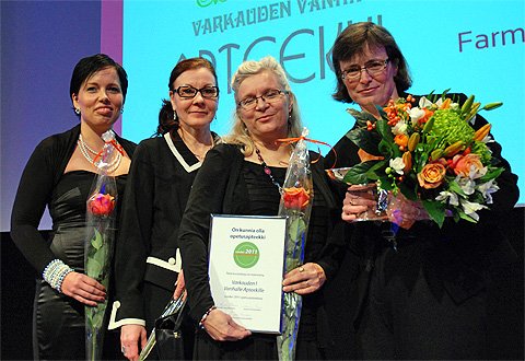 , Varkauden Vanha Apteekki palkittiin Vuoden opetusapteekkina Farmasian Päivillä 2011. Kuva: Erkki Kostiainen